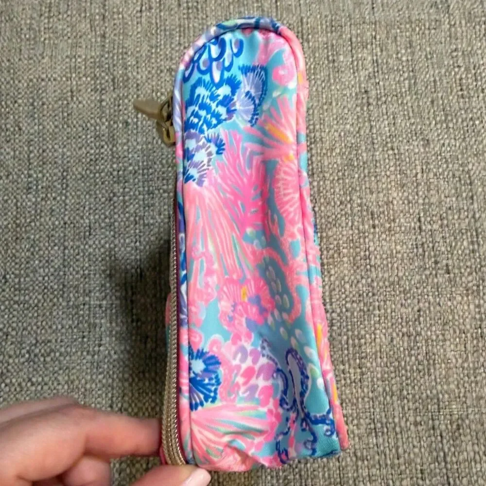 Lilly Pulitzer Hanging Travel Case Splendor In The Sand Pink Seashell Print